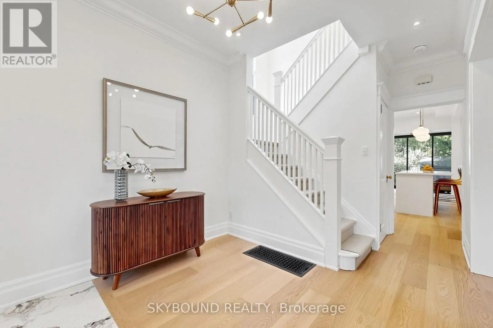 156 HAMPTON AVENUE