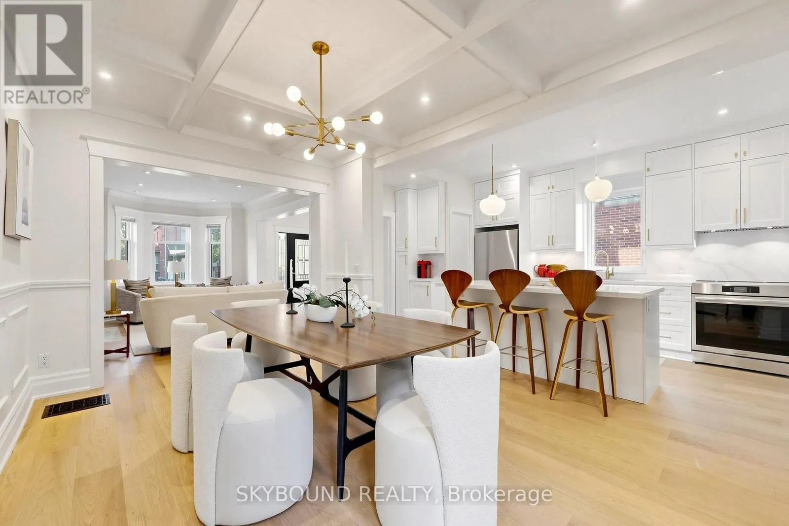156 HAMPTON AVENUE