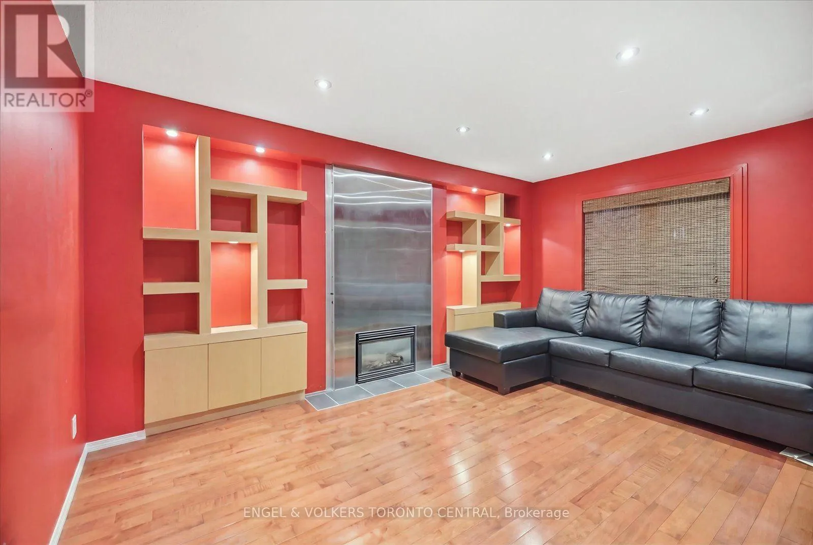14 HILLMAN DRIVE