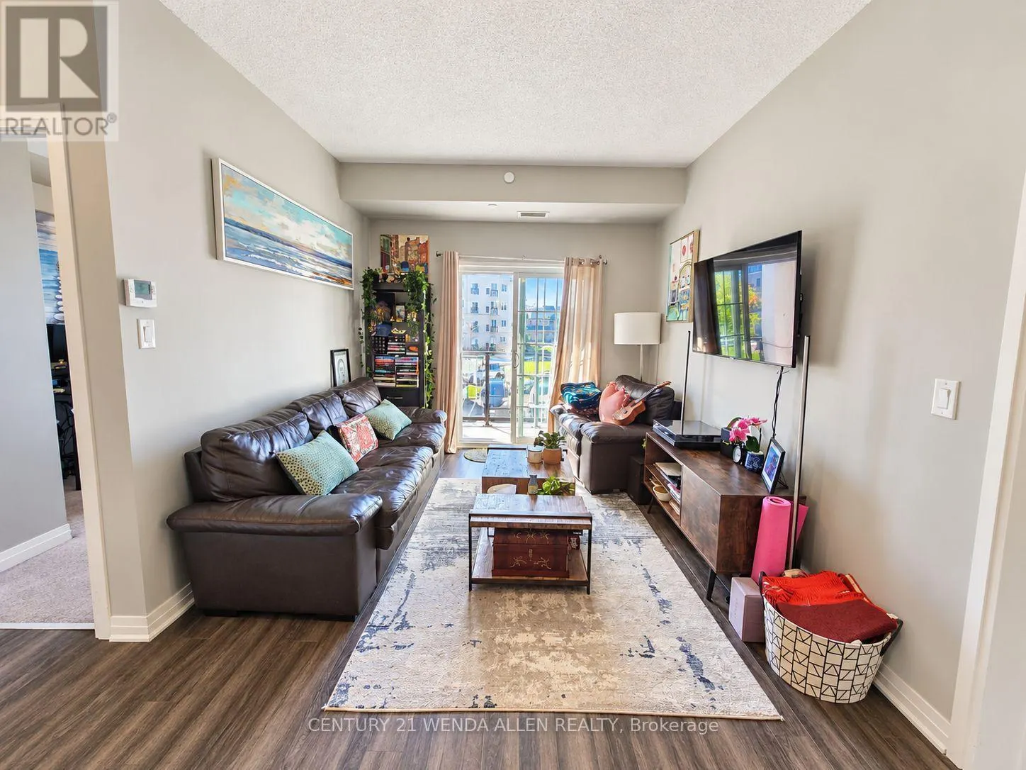 203 - 80 SHIPWAY AVENUE