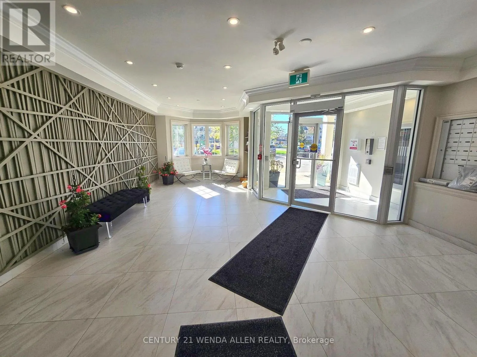 203 - 80 SHIPWAY AVENUE