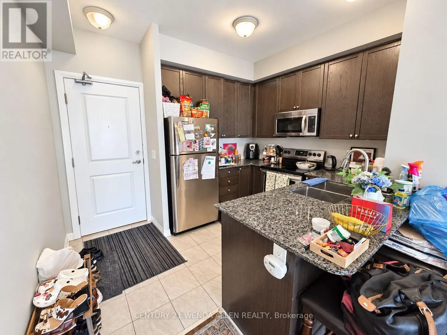 203 - 80 SHIPWAY AVENUE