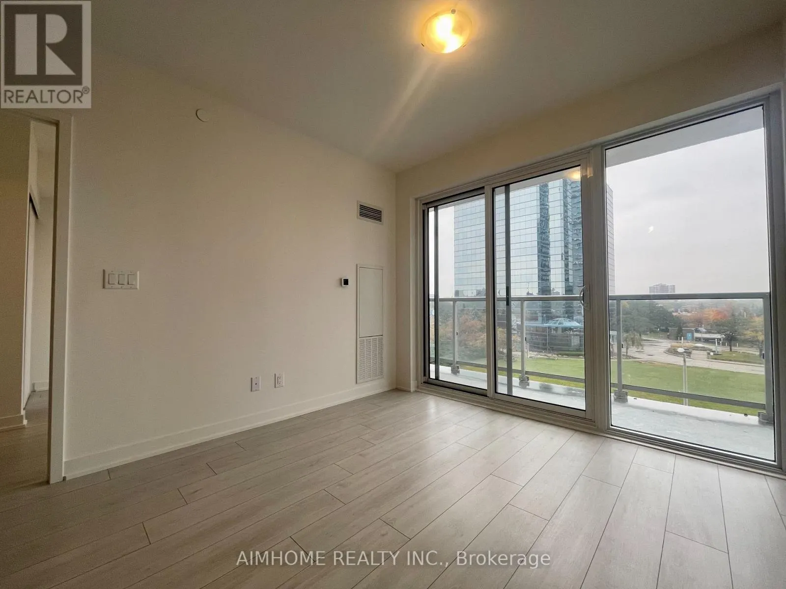 610 - 2033 KENNEDY ROAD