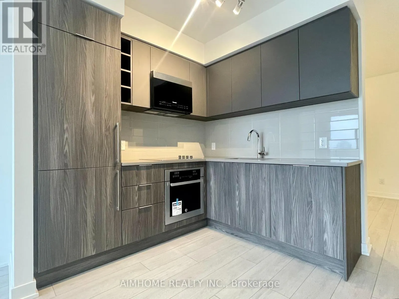 610 - 2033 KENNEDY ROAD