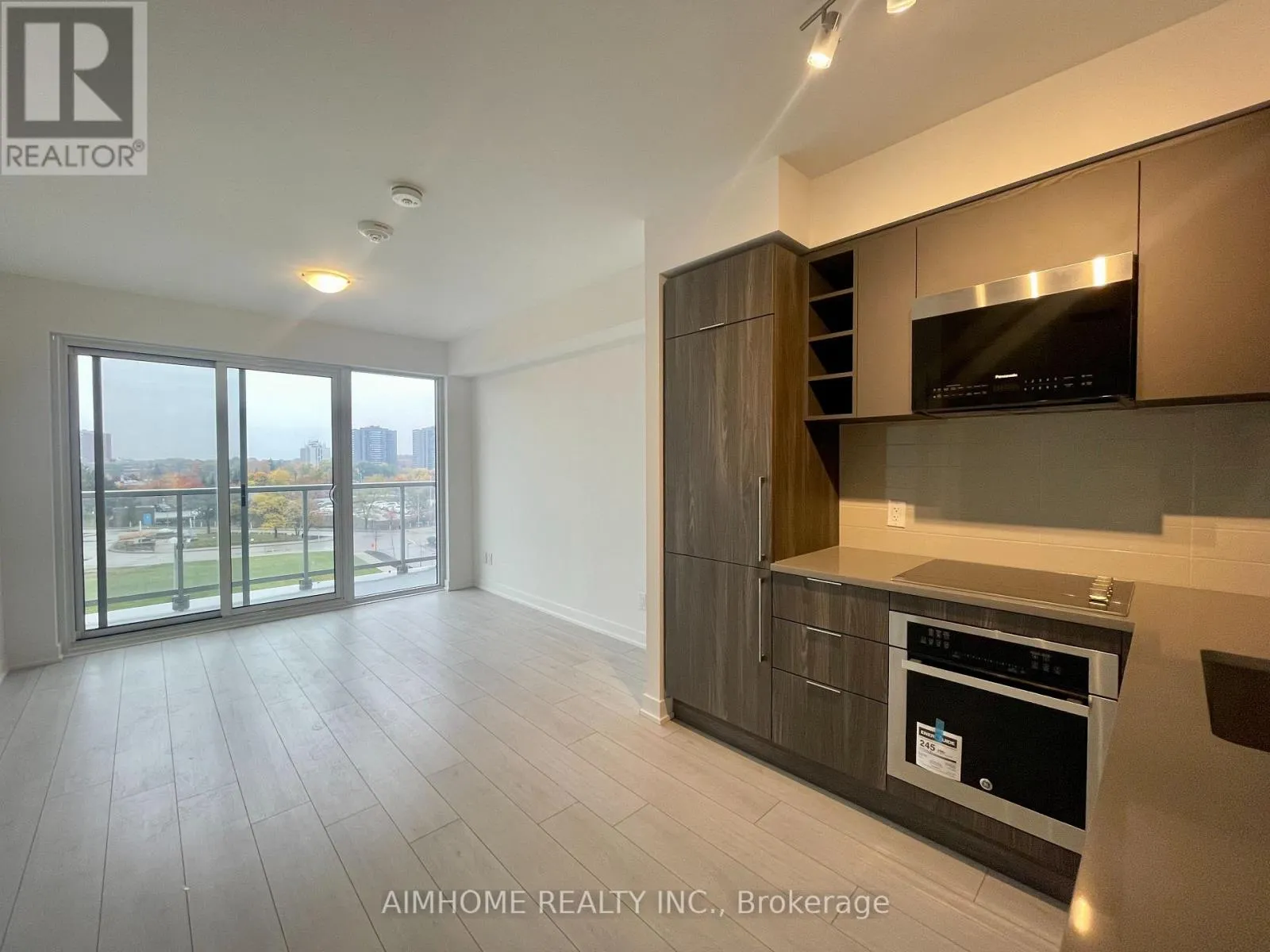 610 - 2033 KENNEDY ROAD