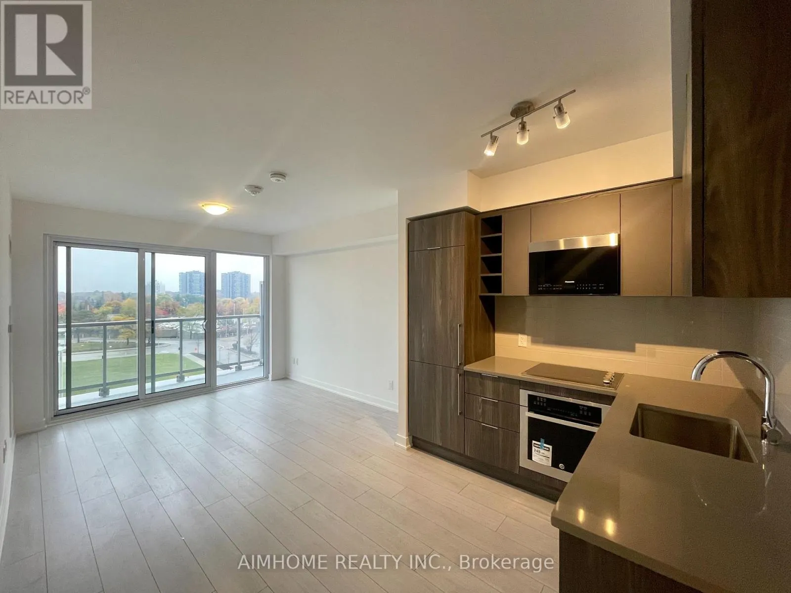 610 - 2033 KENNEDY ROAD