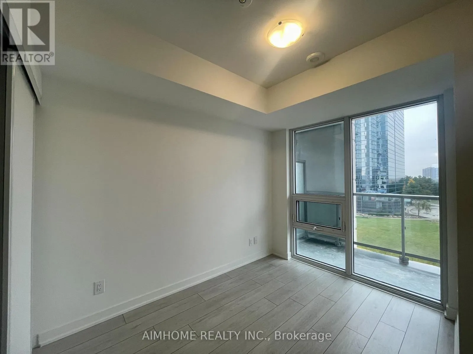 610 - 2033 KENNEDY ROAD
