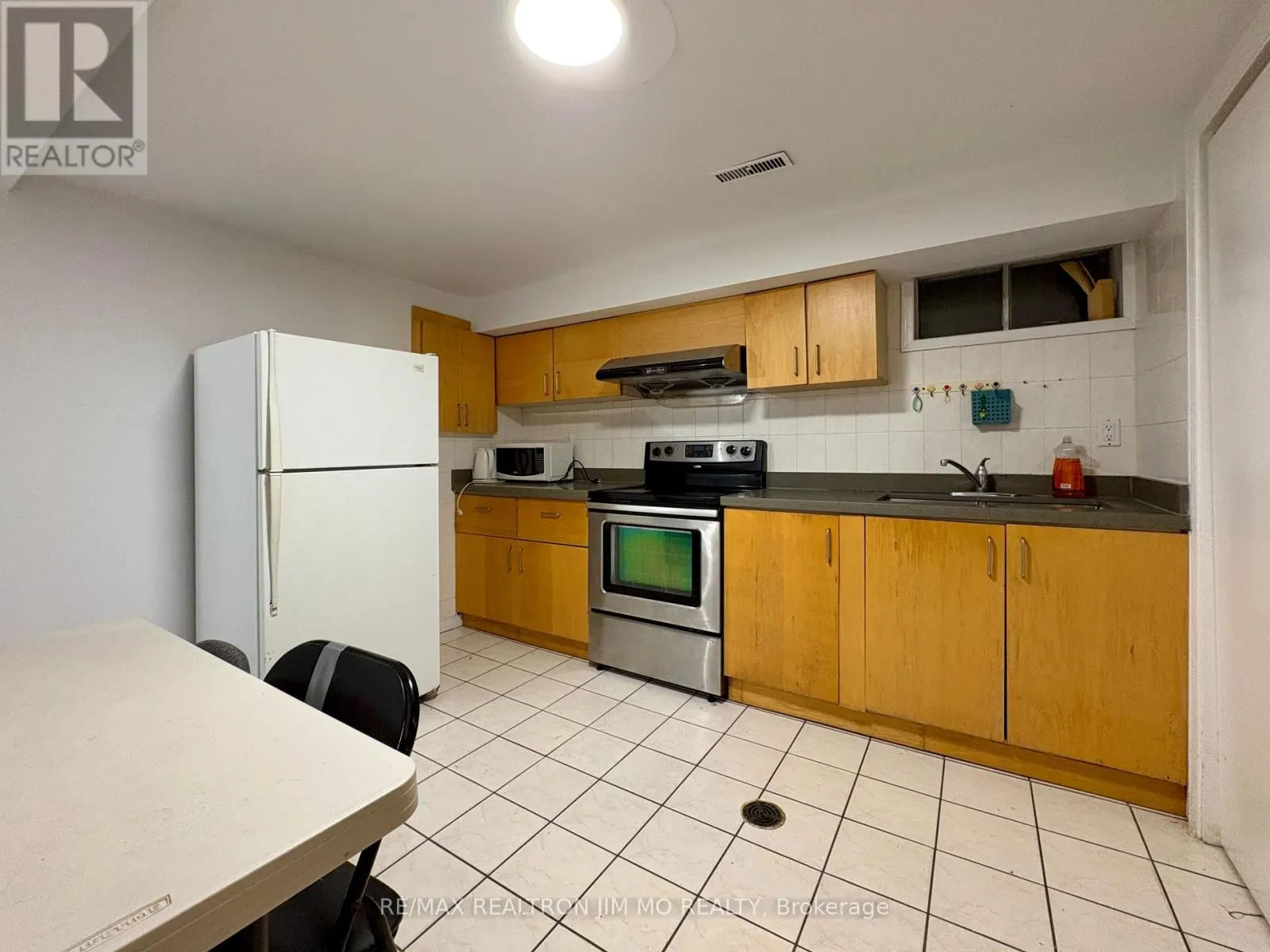 BASEMENT - 39 HARTLEYWOOD DRIVE