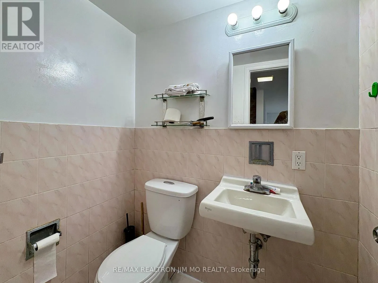 BASEMENT - 39 HARTLEYWOOD DRIVE