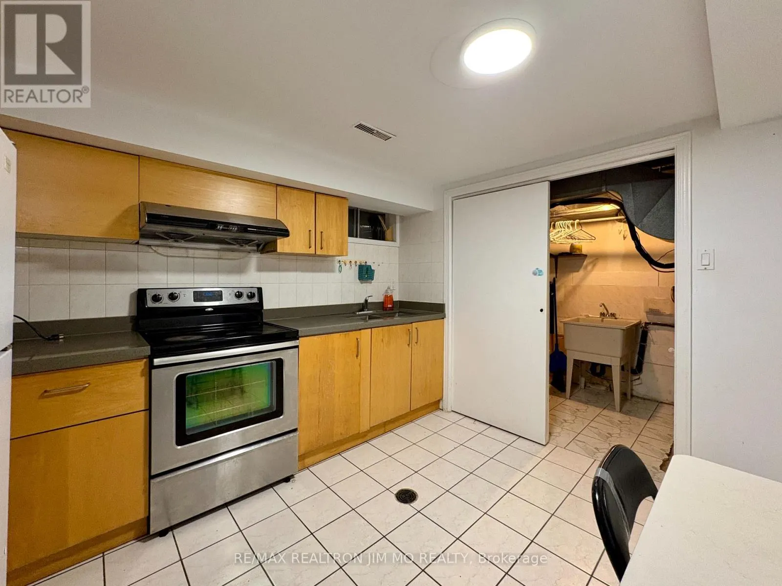 BASEMENT - 39 HARTLEYWOOD DRIVE