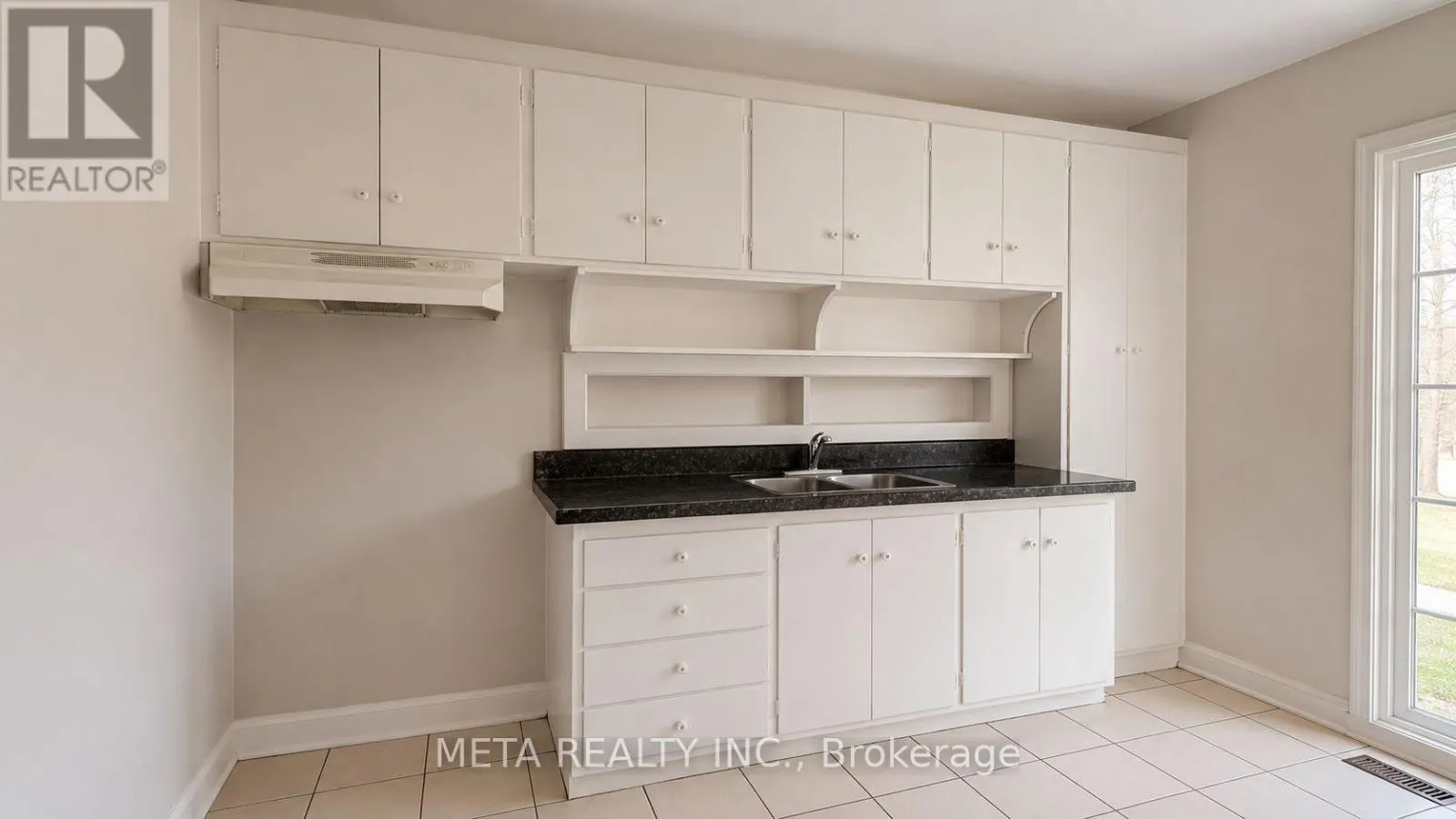 MAIN FLOOR - 540 MCCOWAN ROAD