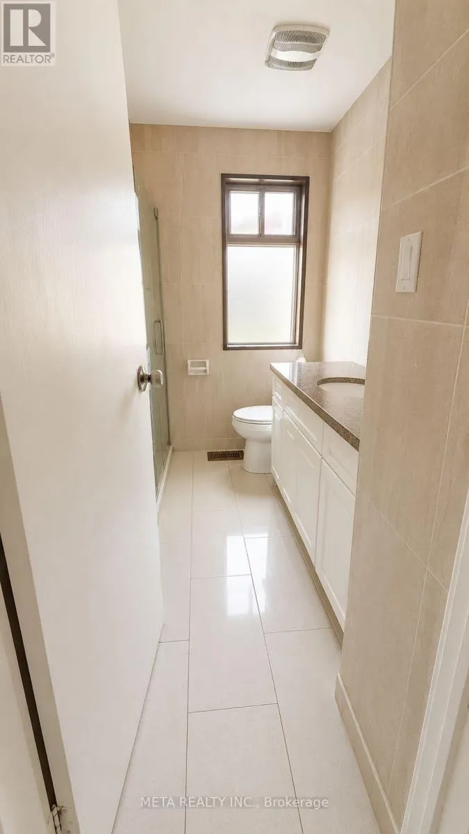 MAIN FLOOR - 540 MCCOWAN ROAD