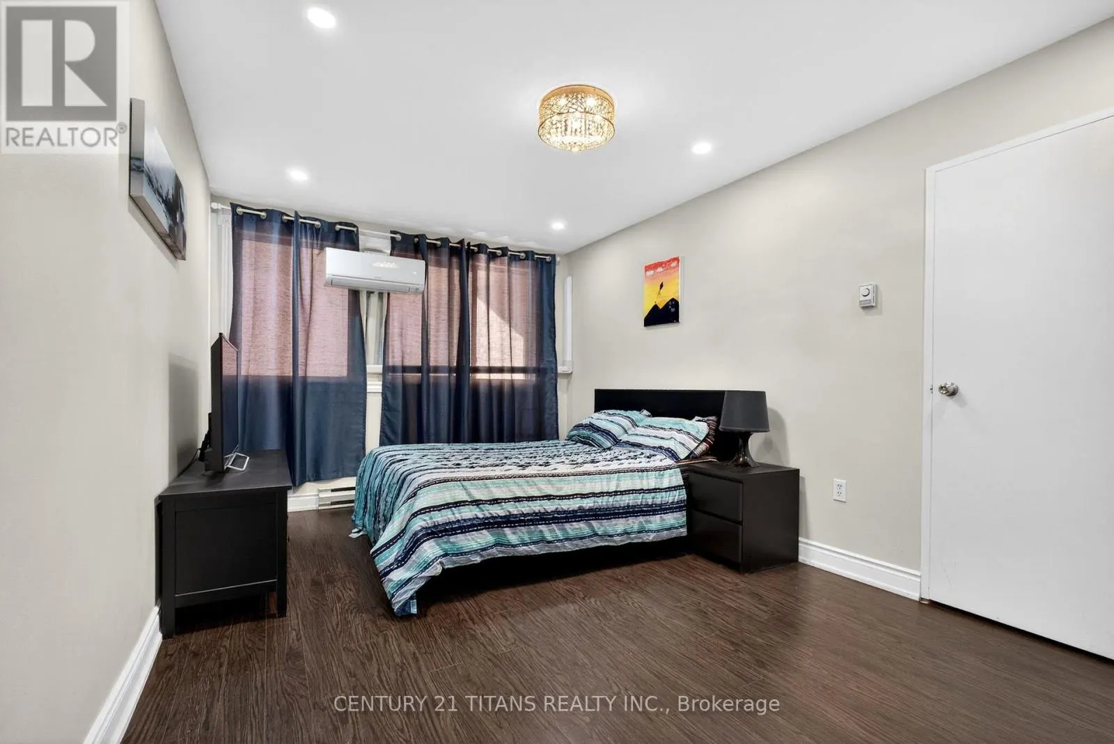 1018 - 100 MORNELLE COURT