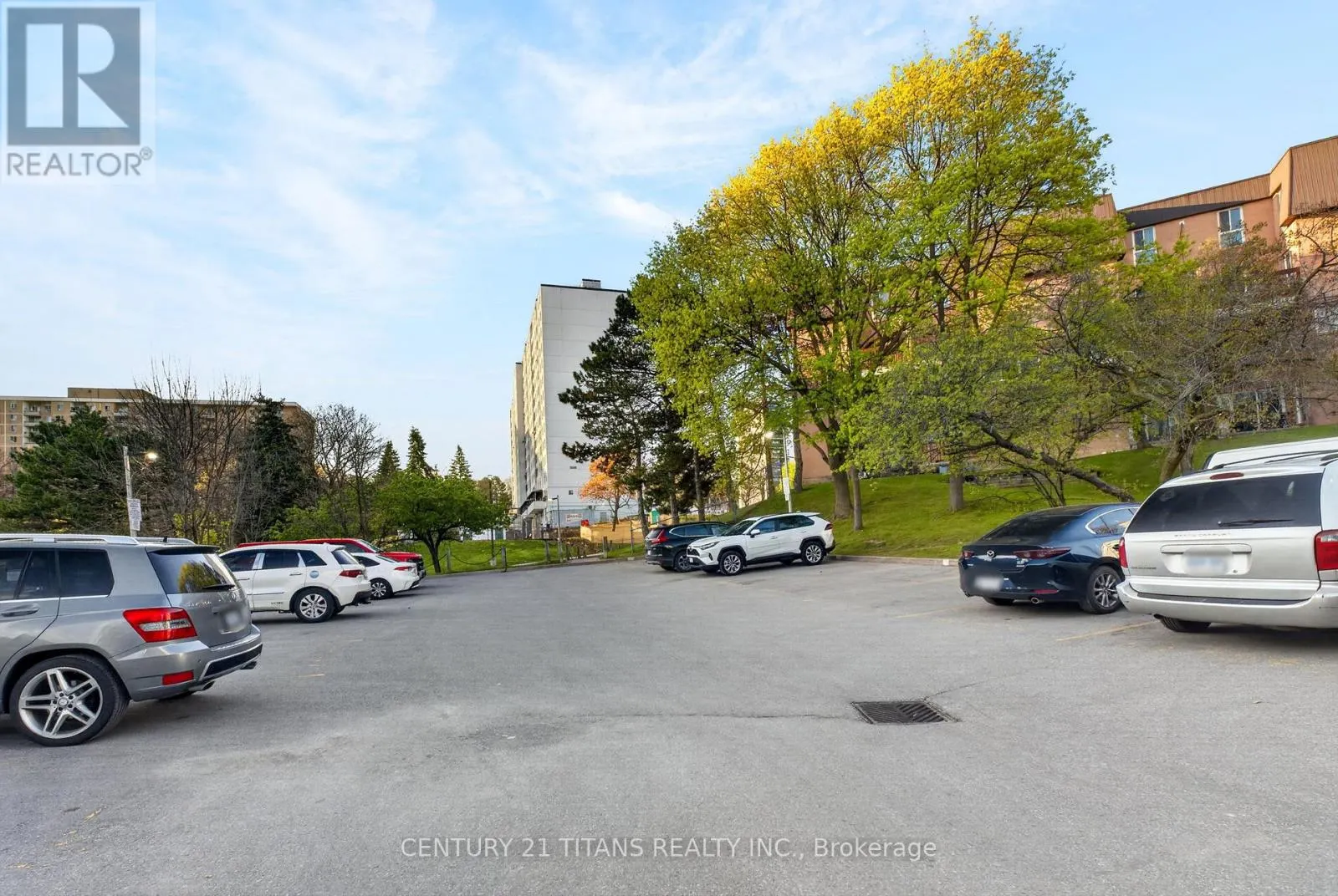 1018 - 100 MORNELLE COURT