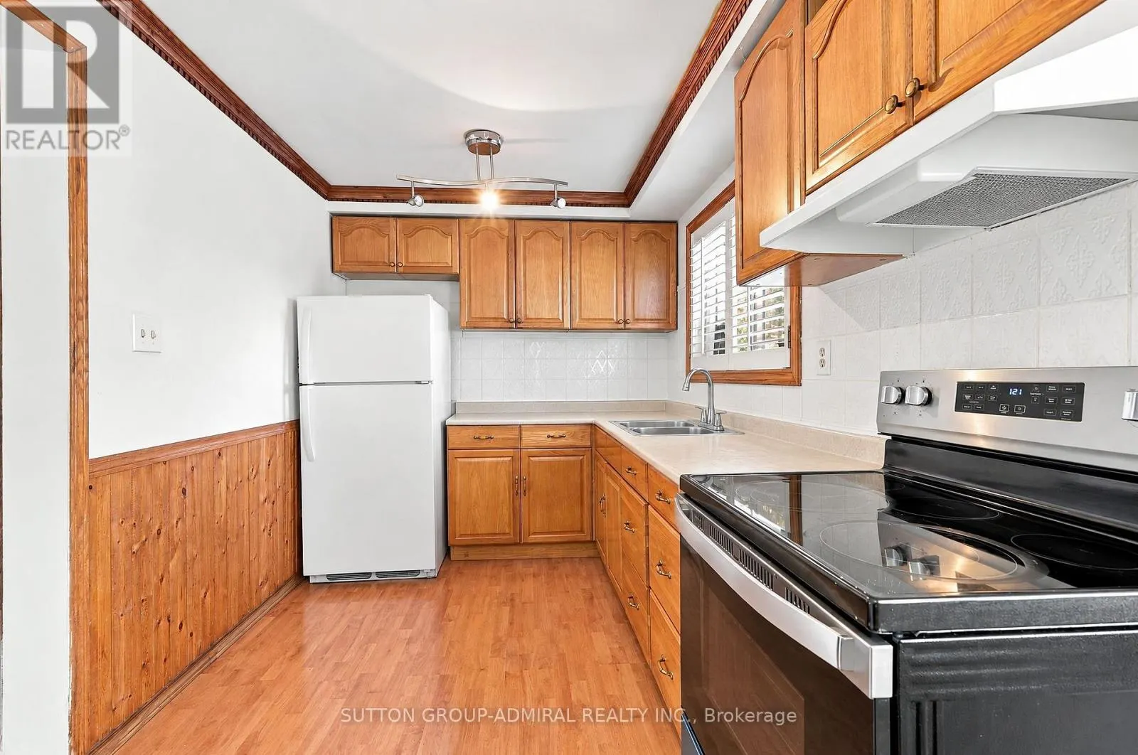 27 - 21 CHESTER LE BOULEVARD