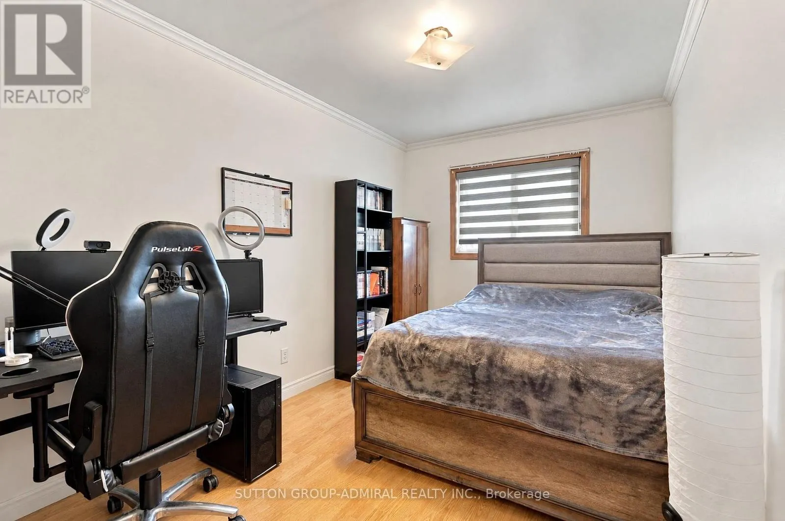 27 - 21 CHESTER LE BOULEVARD