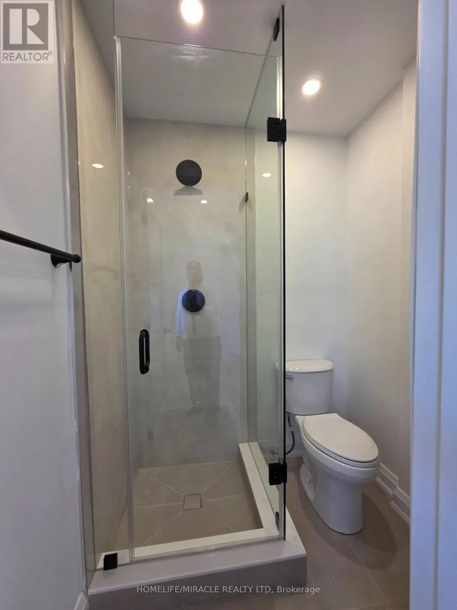 UPPER U3 - 22 ROSSANDER COURT