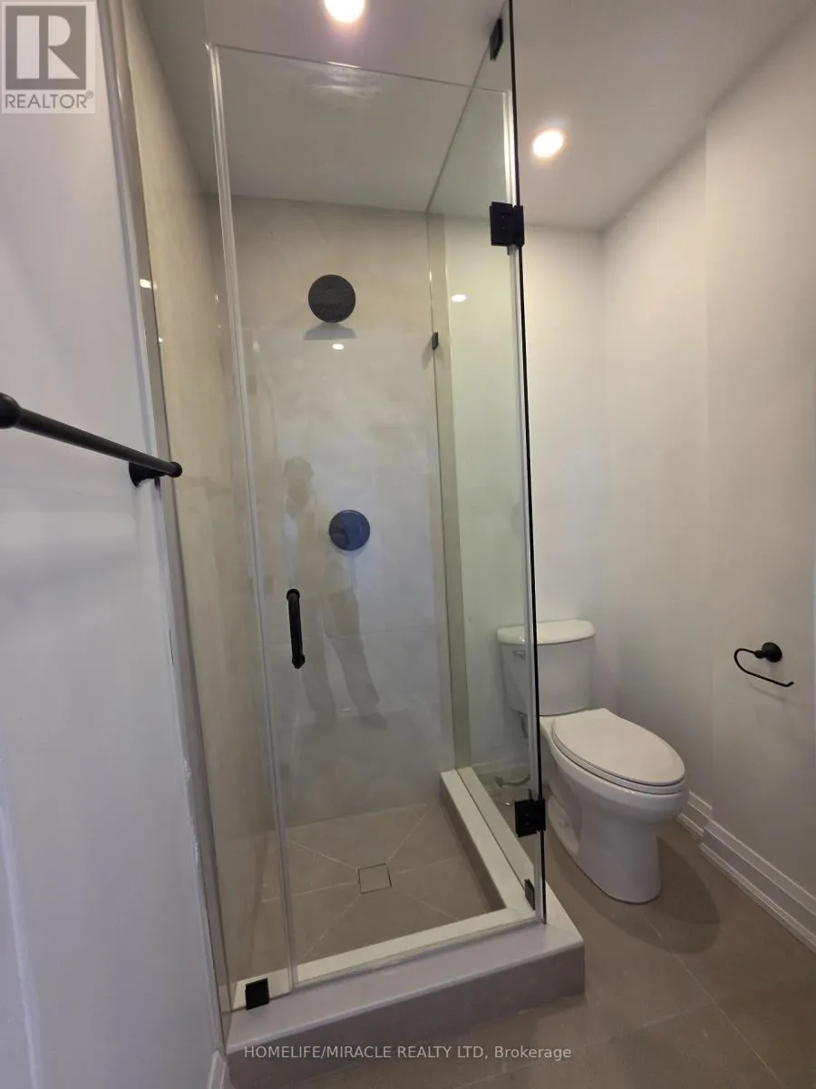 UPPER U3 - 22 ROSSANDER COURT