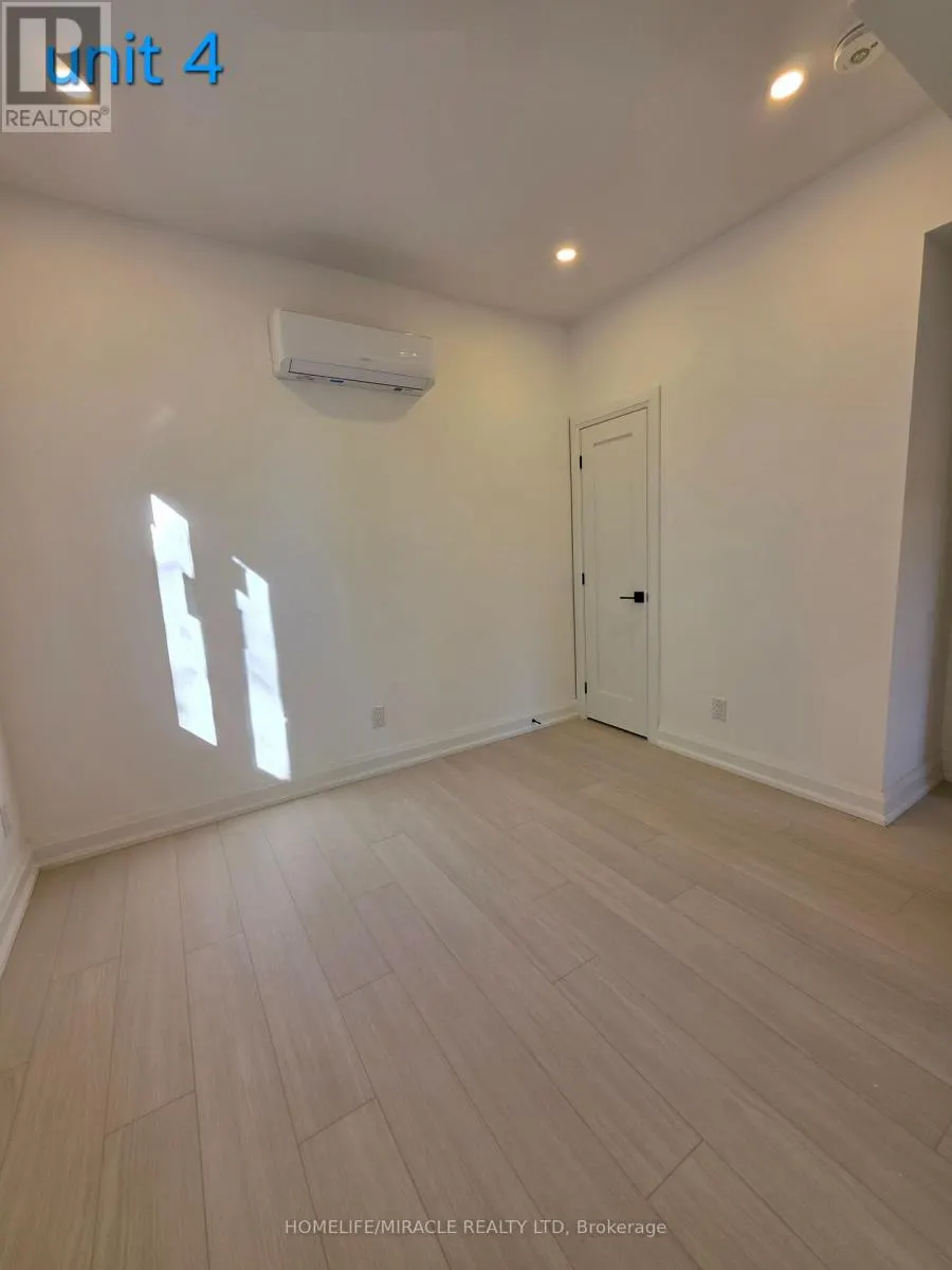 UPPER U3 - 22 ROSSANDER COURT