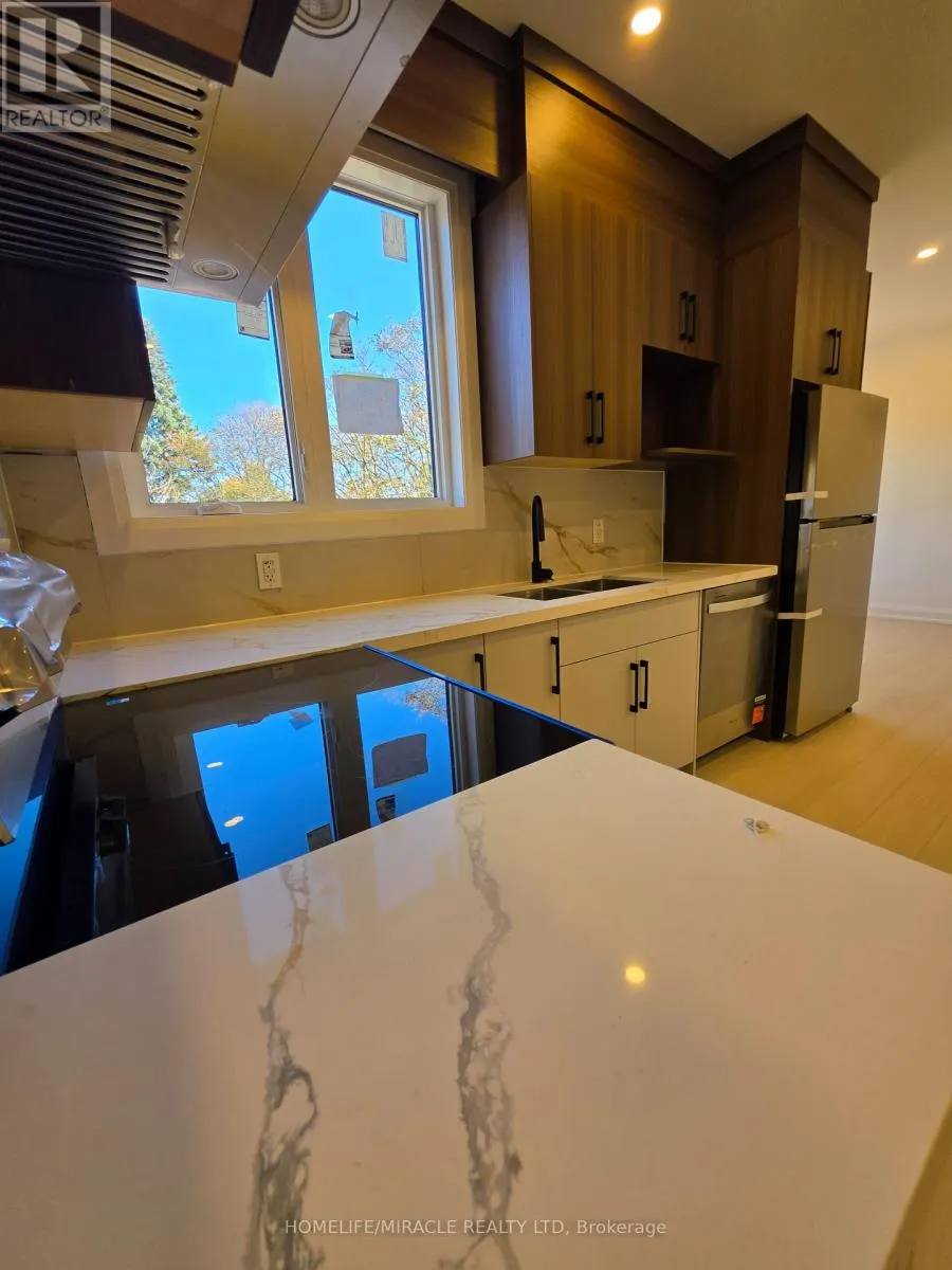 UPPER U3 - 22 ROSSANDER COURT