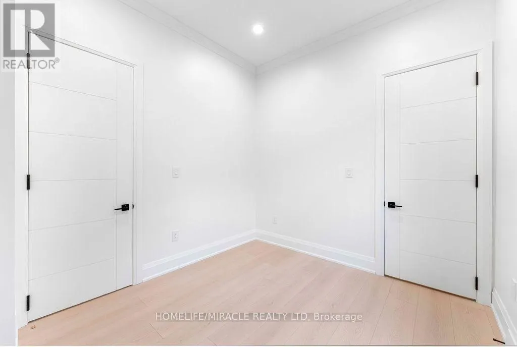 GARDEN SUITE - 22 ROSSANDER COURT