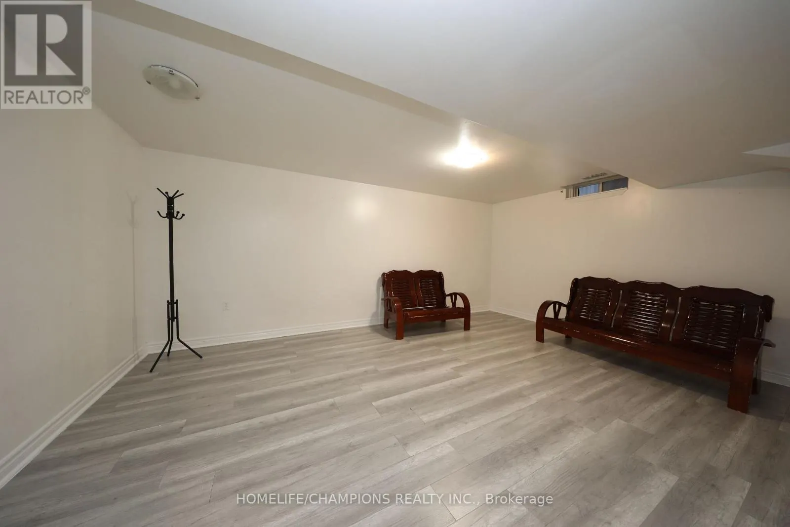 38 BOBOLINK AVENUE
