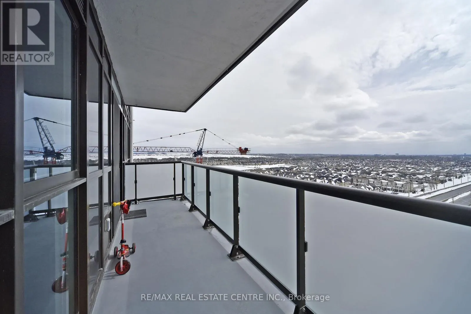 1216 - 2550 SIMCOE STREET