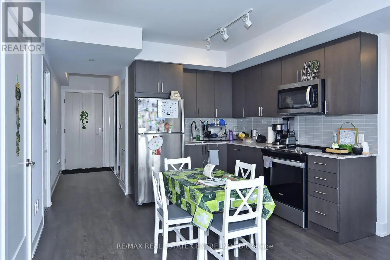 1216 - 2550 SIMCOE STREET
