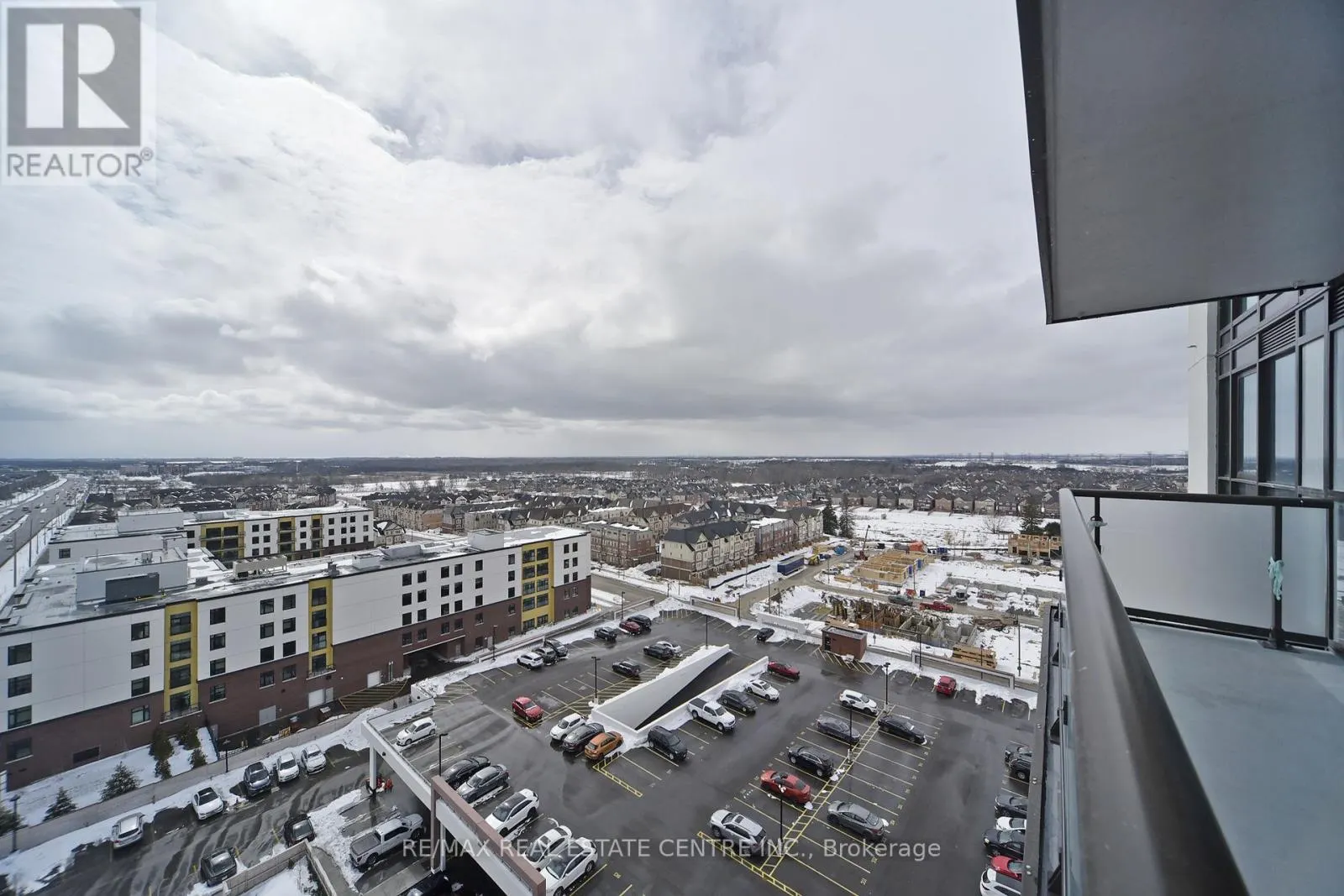 1216 - 2550 SIMCOE STREET