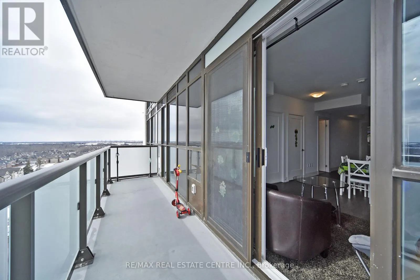 1216 - 2550 SIMCOE STREET