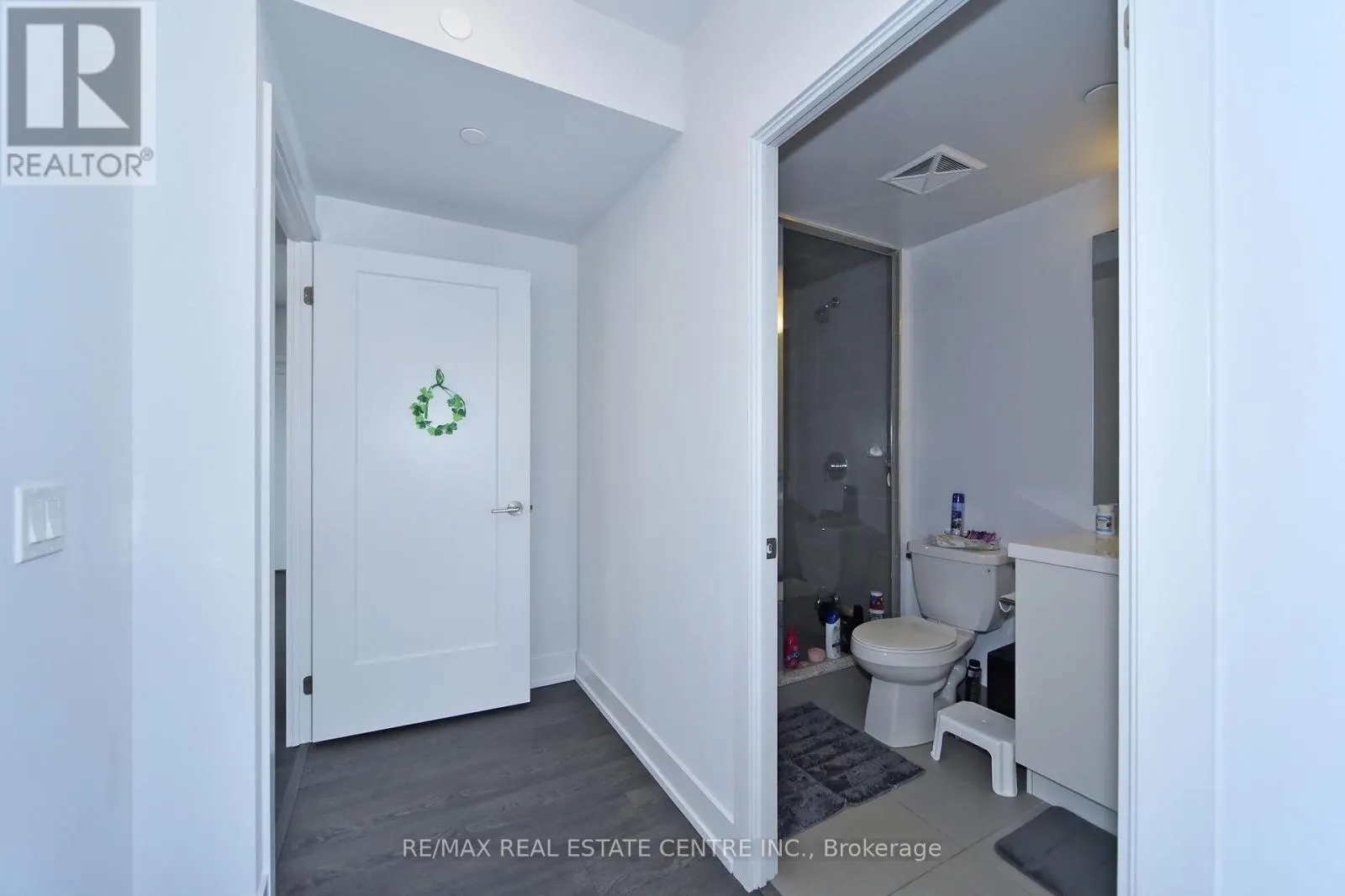 1216 - 2550 SIMCOE STREET