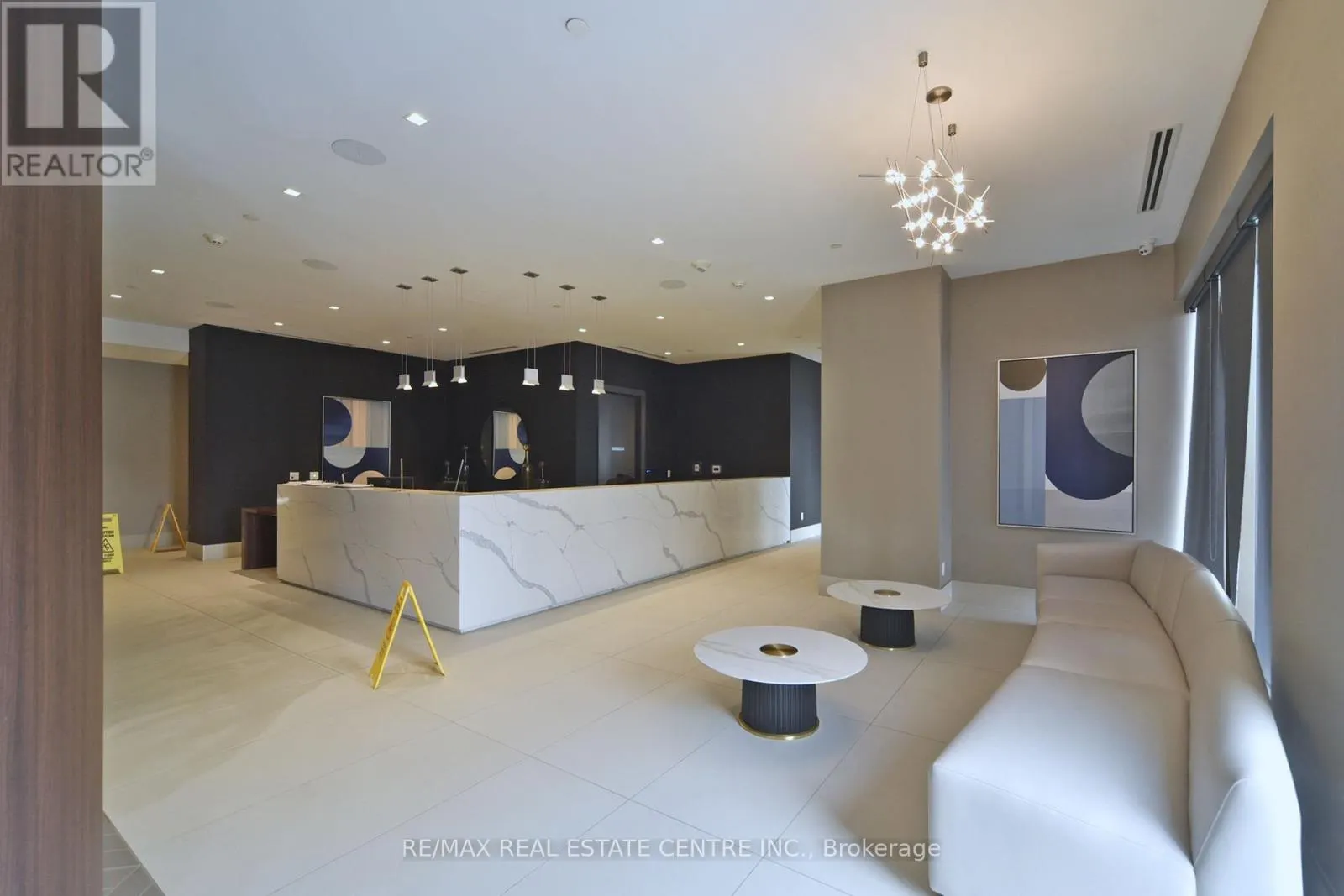 1216 - 2550 SIMCOE STREET