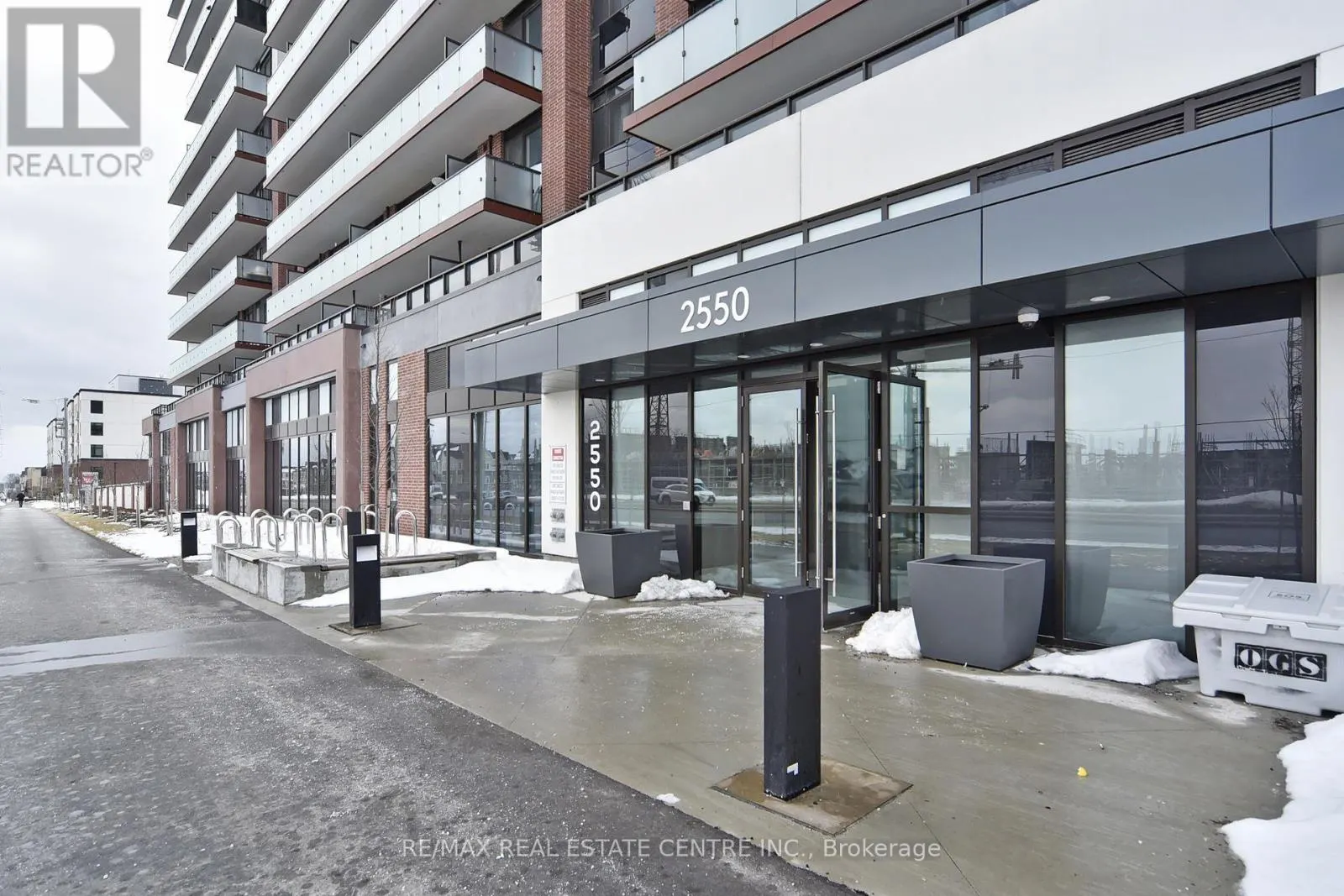 1216 - 2550 SIMCOE STREET