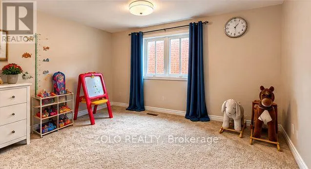 76 LANSBURY DRIVE W