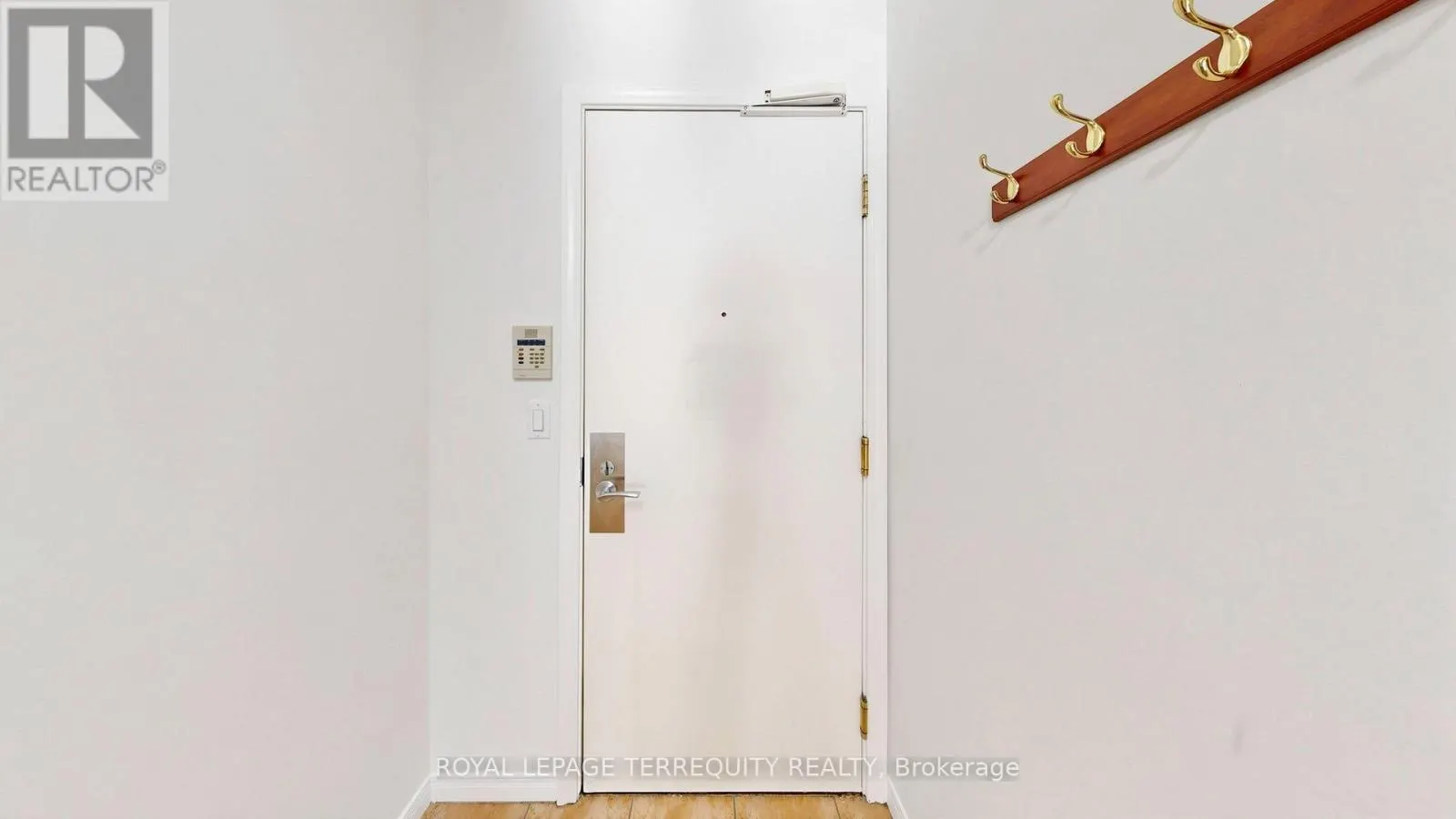 107 - 1000 THE ESPLANADE N