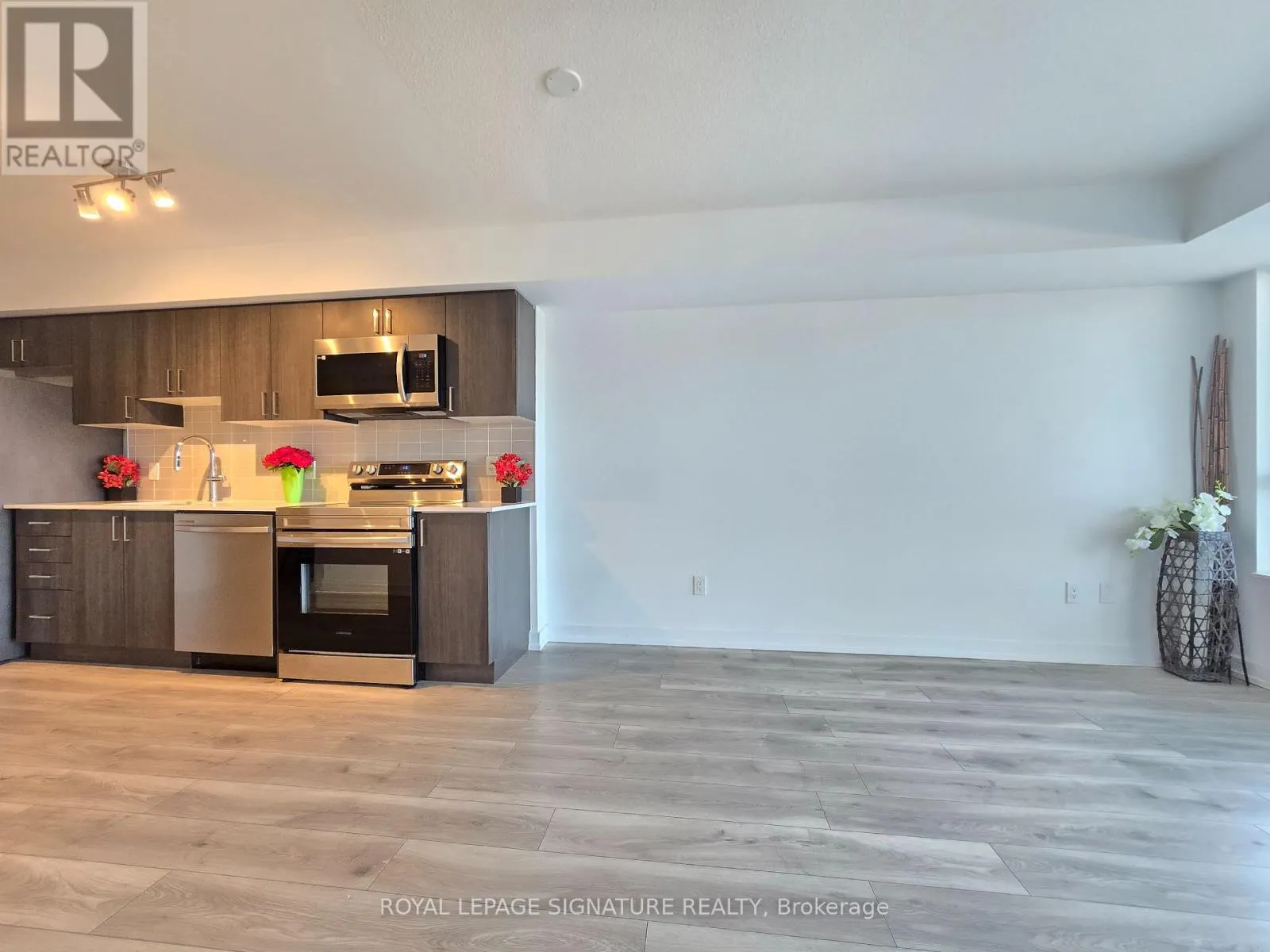 217 - 1455 CELEBRATION DRIVE
