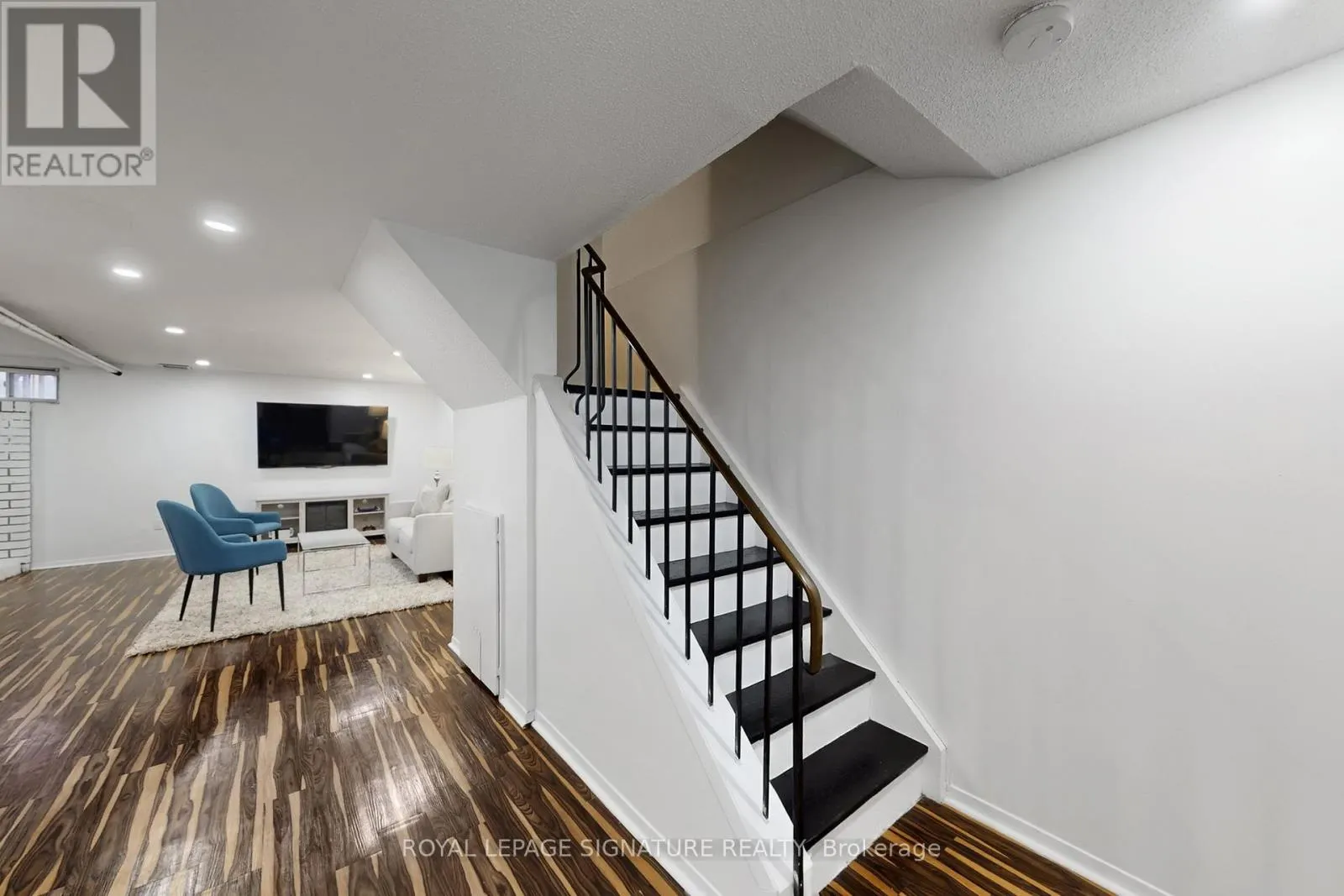 76 - 700 HARMONY ROAD N