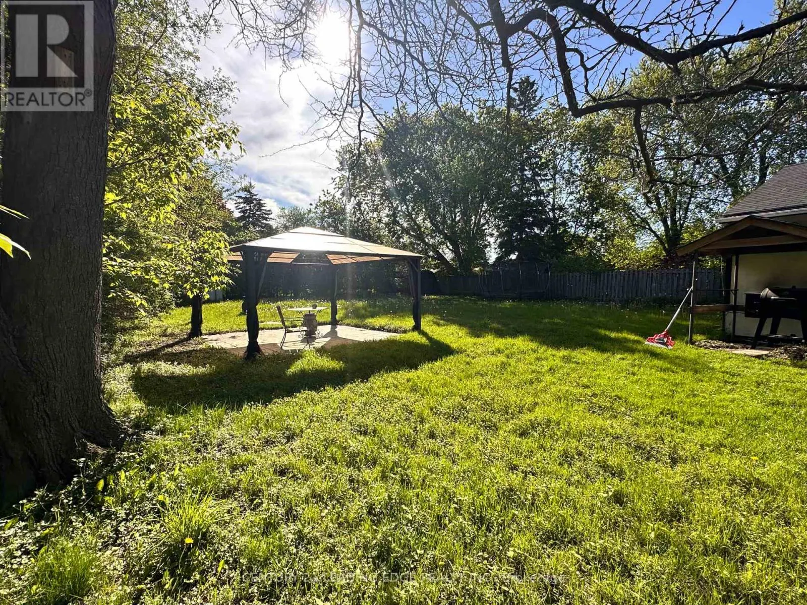 BSMT - 92 THICKSON ROAD N