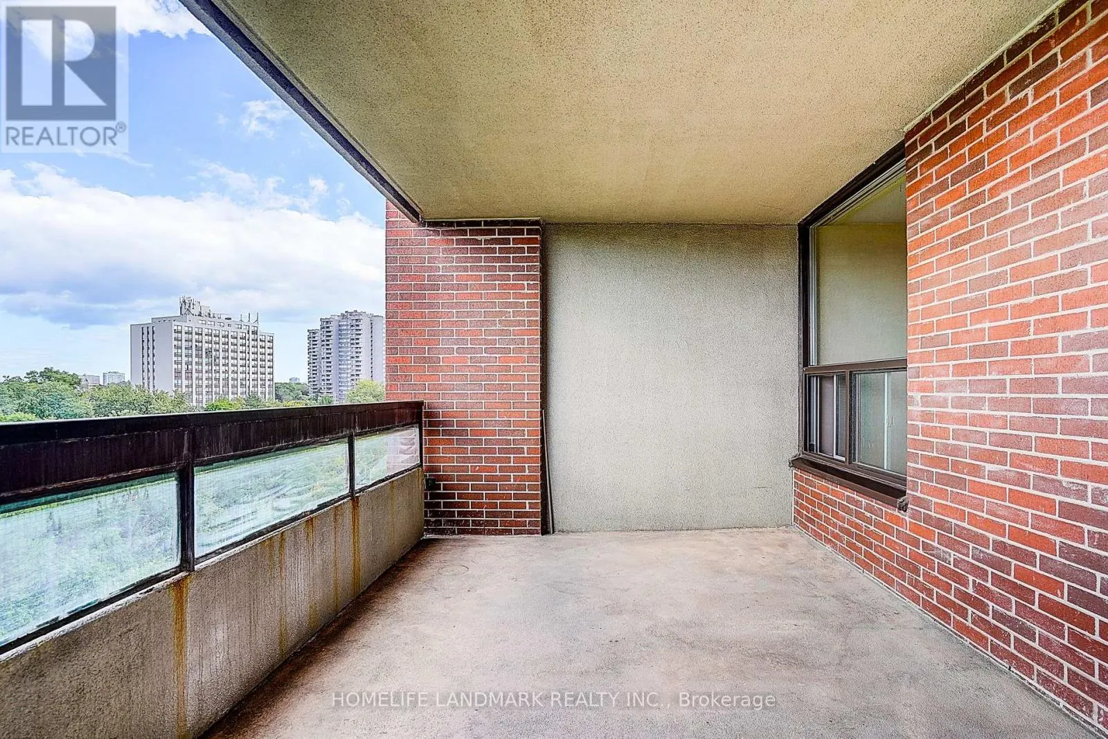 611 - 2365 KENNEDY ROAD