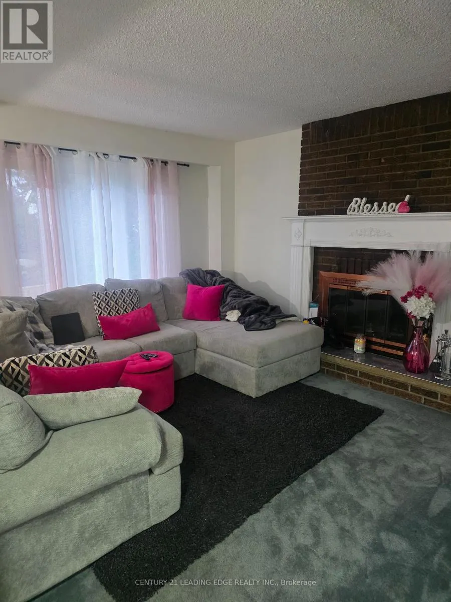 85 PANTER CRESCENT