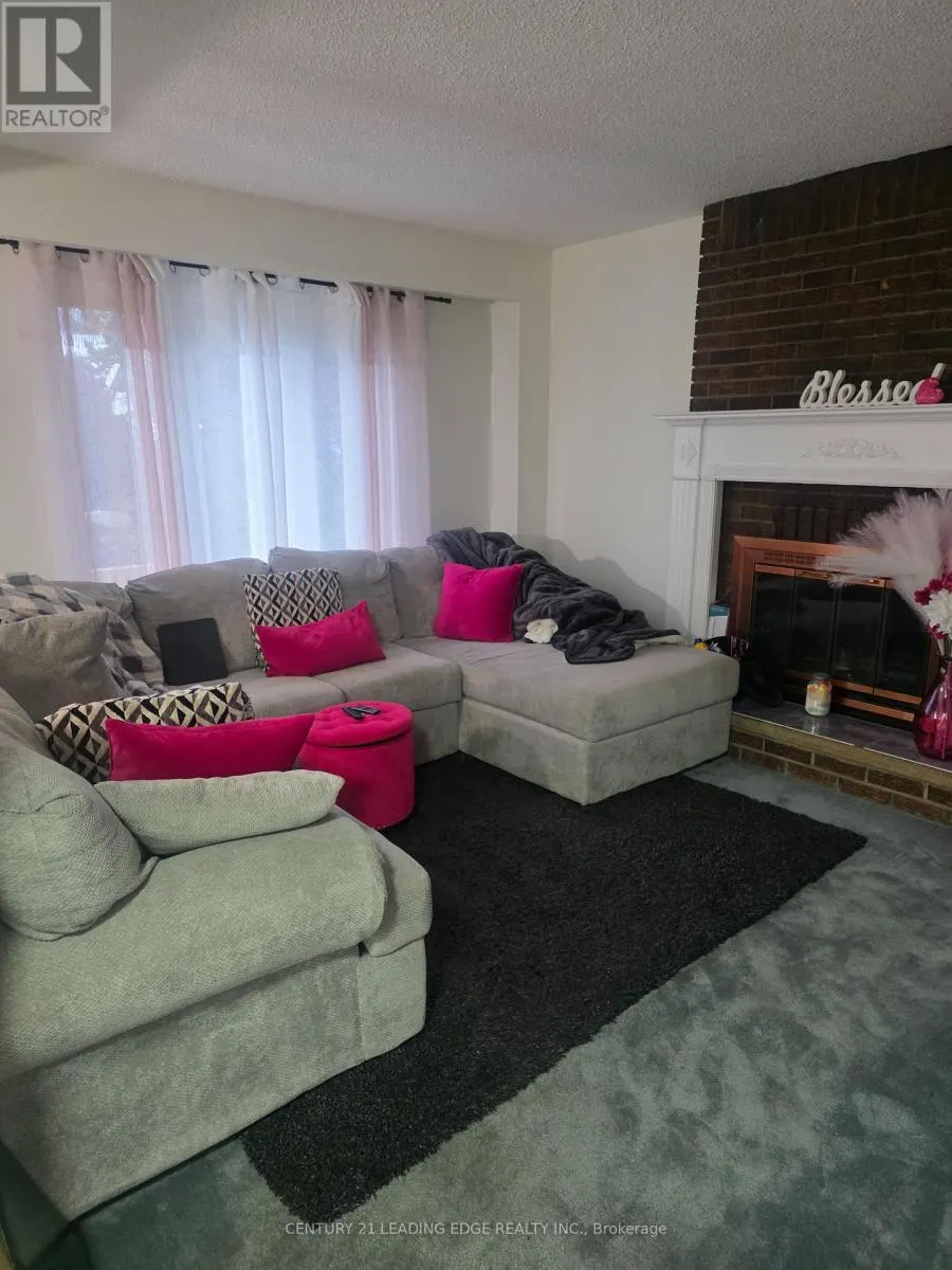 85 PANTER CRESCENT