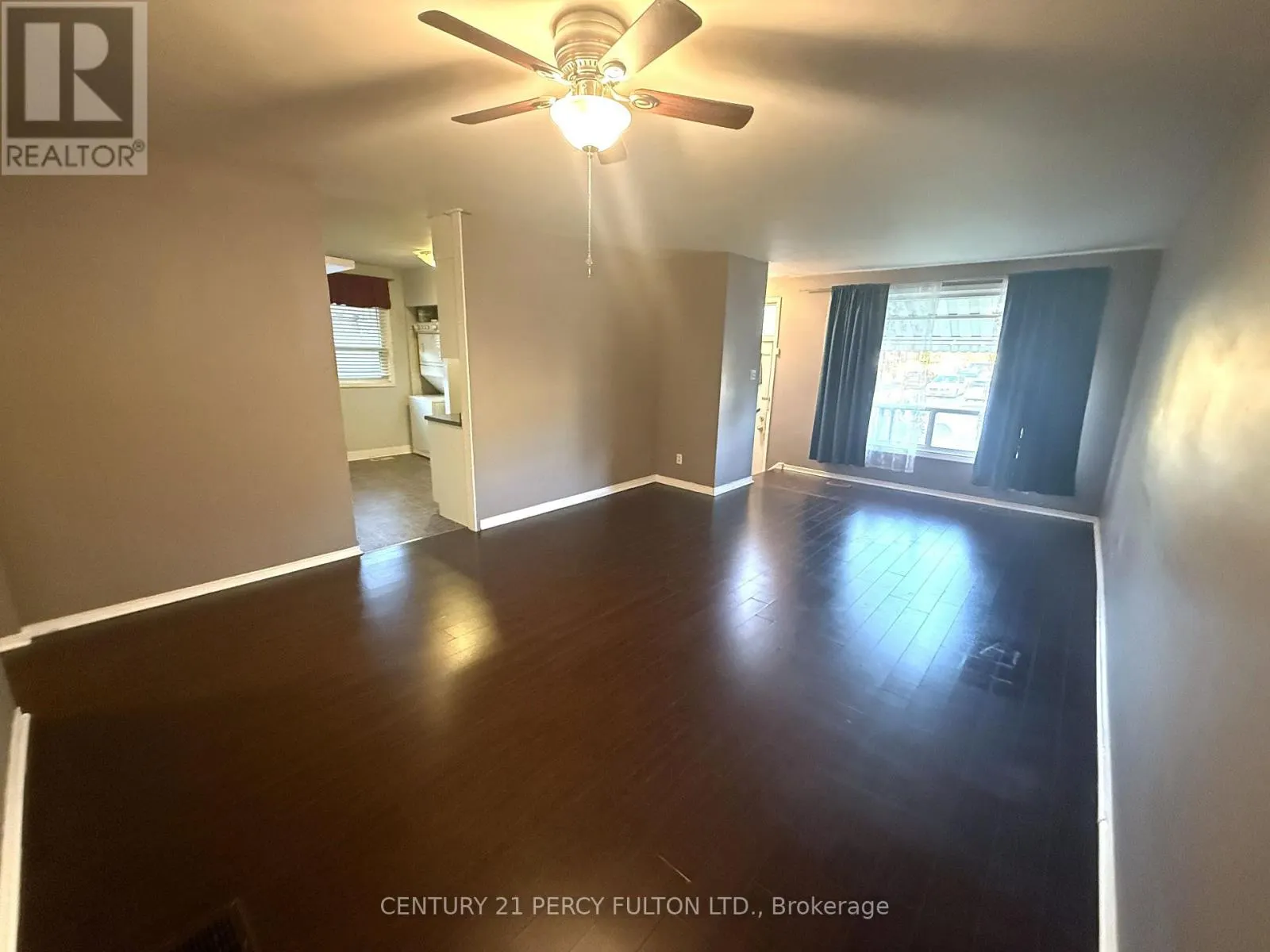 UNIT 1 - 220 ROSEDALE DRIVE