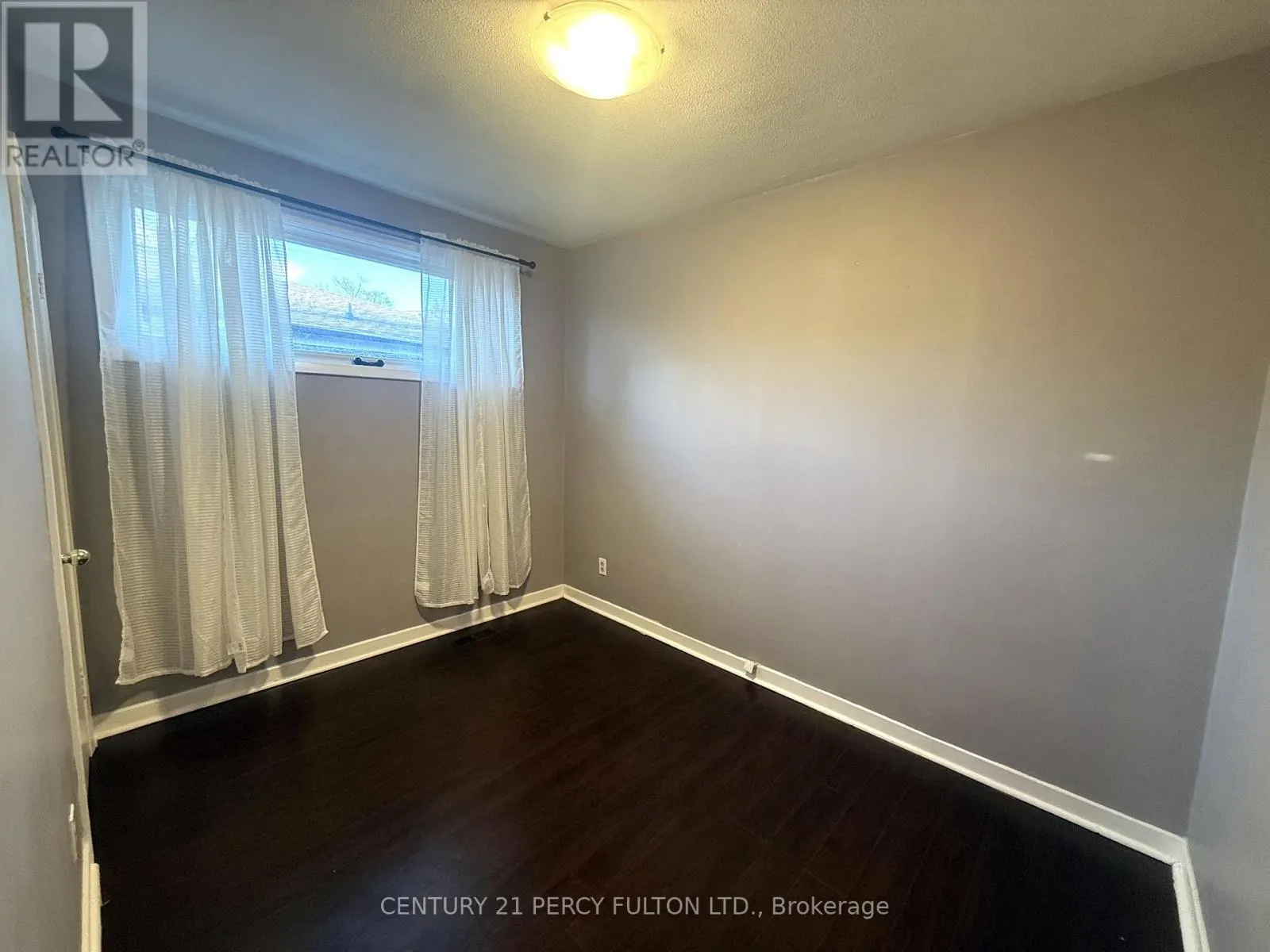 UNIT 1 - 220 ROSEDALE DRIVE