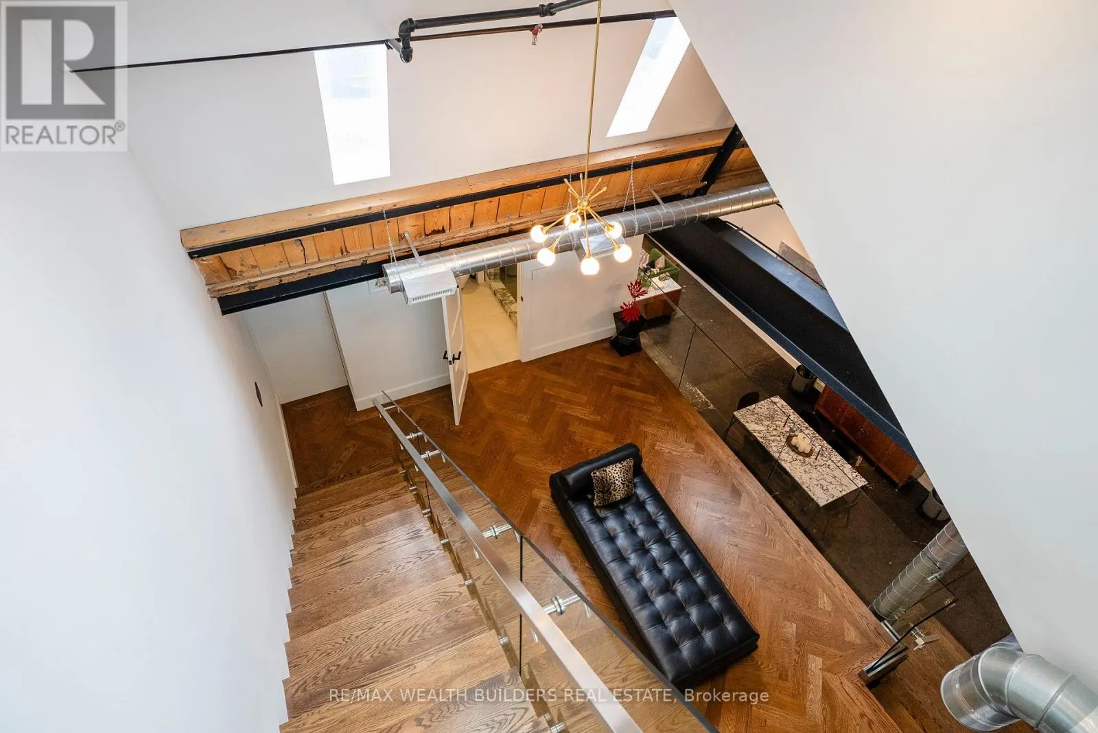 123 - 326 CARLAW AVENUE