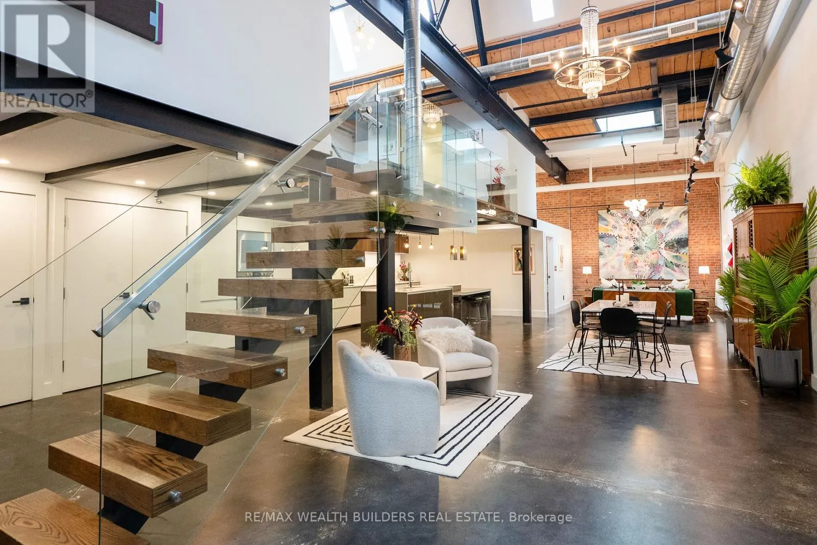 123 - 326 CARLAW AVENUE