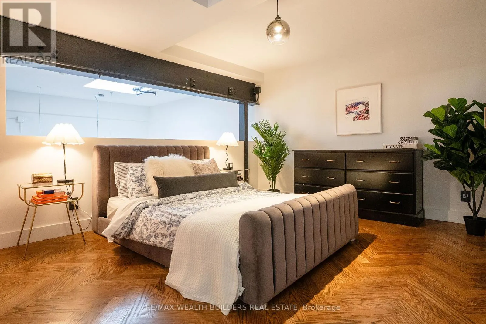 123 - 326 CARLAW AVENUE
