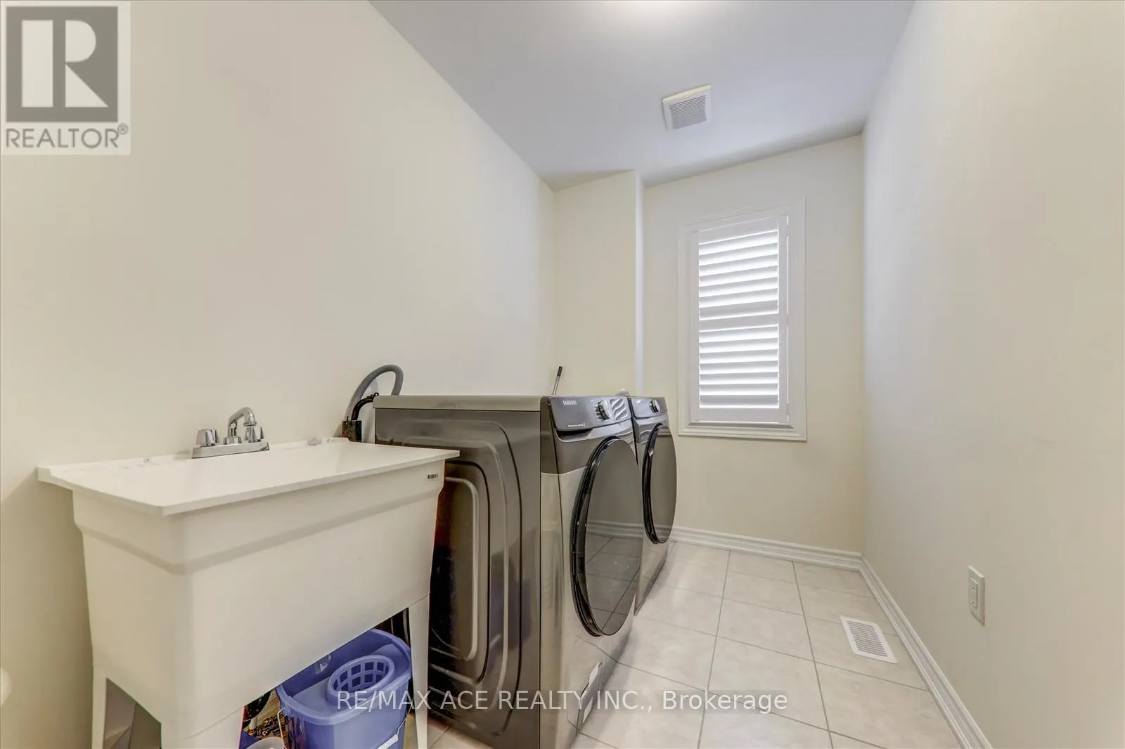 1152 SKYRIDGE BOULEVARD
