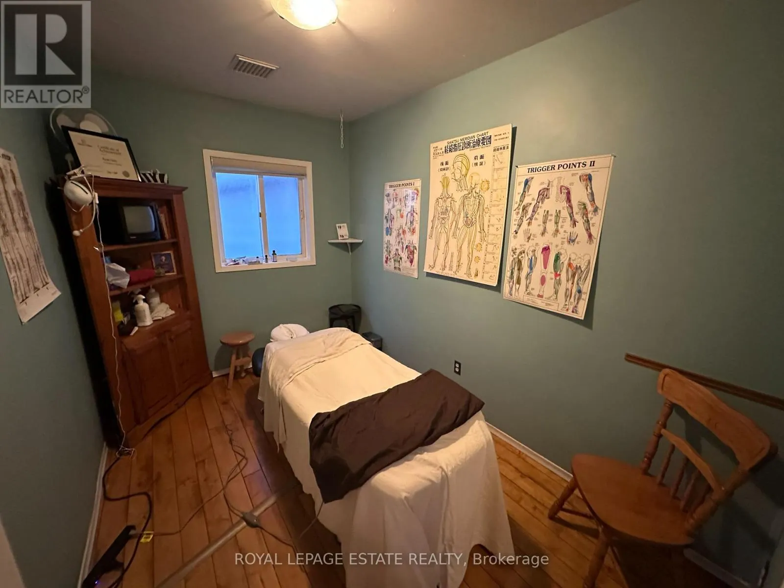 MAIN FLOOR - 1398 QUEEN STREET E