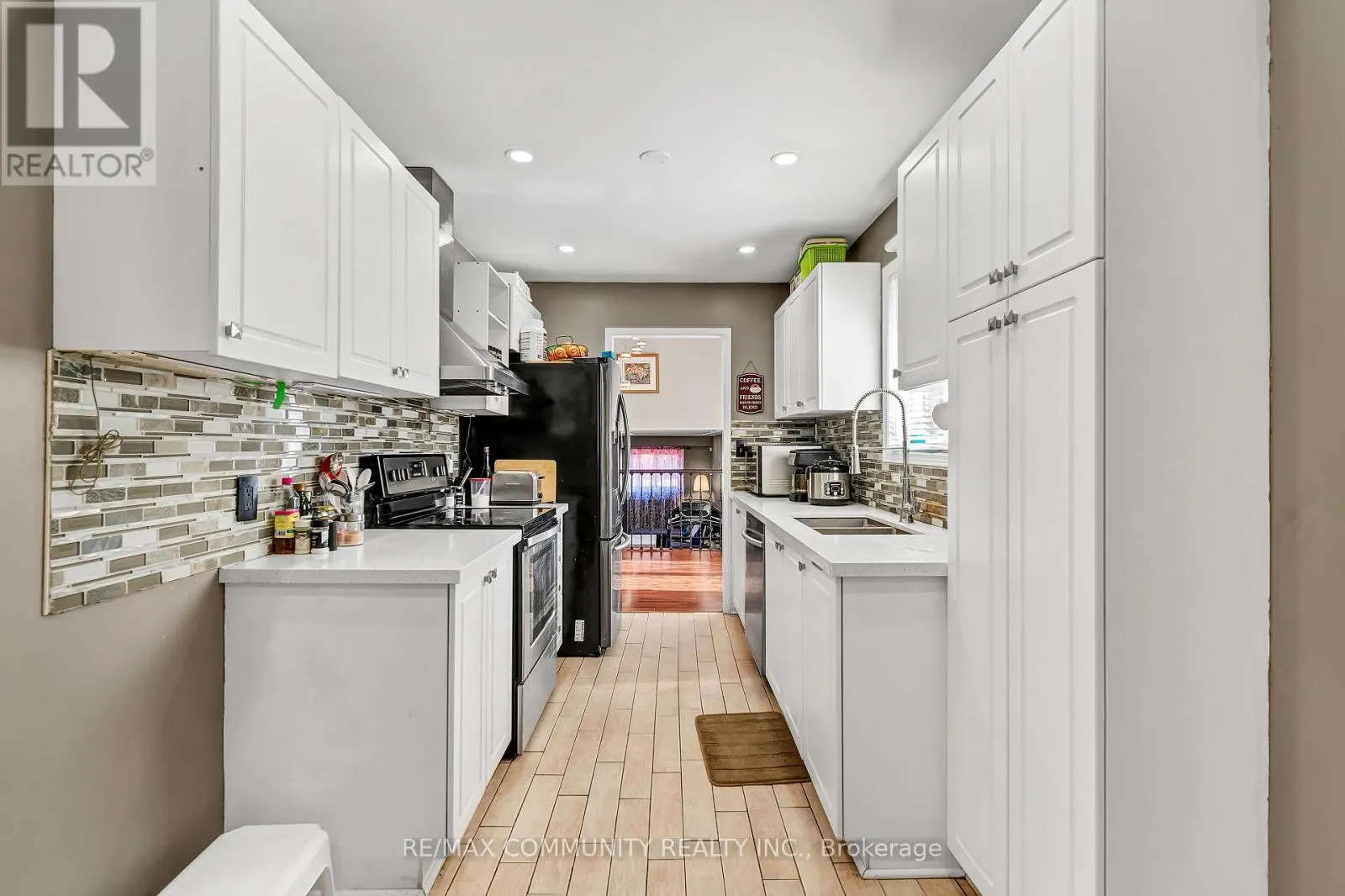 1376 TROWBRIDGE DRIVE