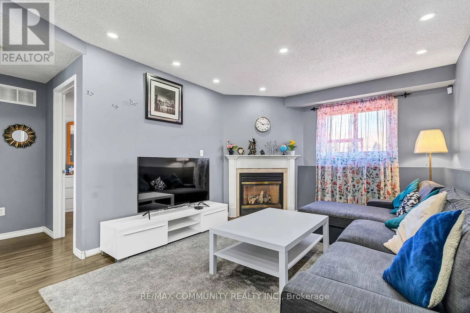 1376 TROWBRIDGE DRIVE